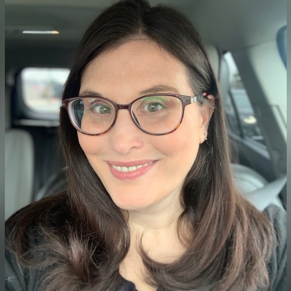 Meet your Posher, Jean. I am always willing to discount bundles! 🫶🏻 - Picture 2 of 4